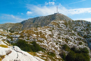 Pohled na vrchol Sv. Jure, pohoří Biokovo, Chorvatsko